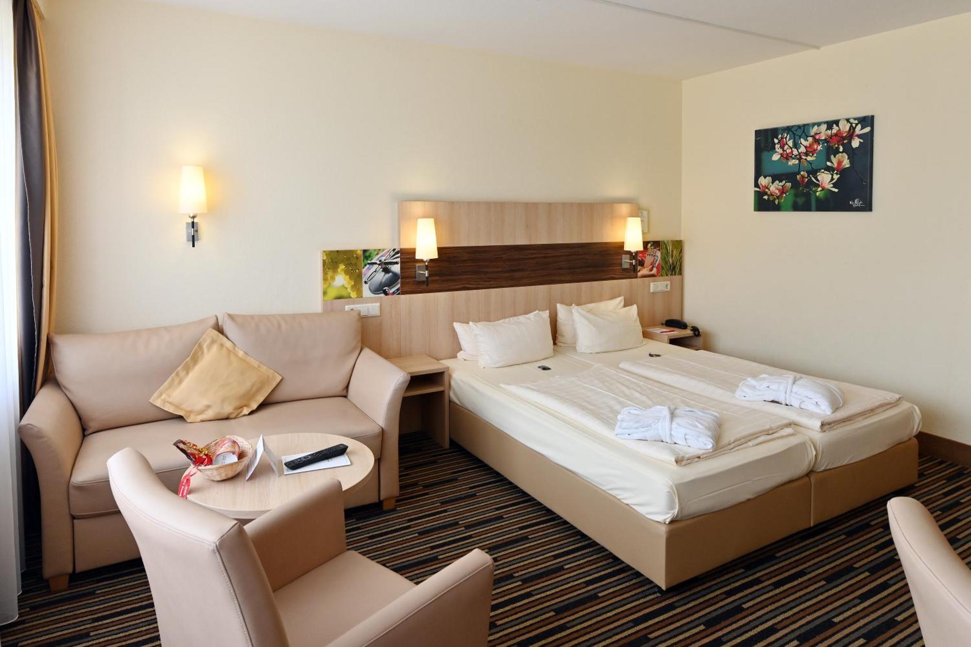 Kurpark-Hotel Bad Duerkheim Exterior photo